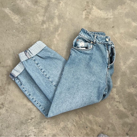 ASOS DESIGN petite high rise ‘slouchy’ mom jeans - Picture 7 of 10